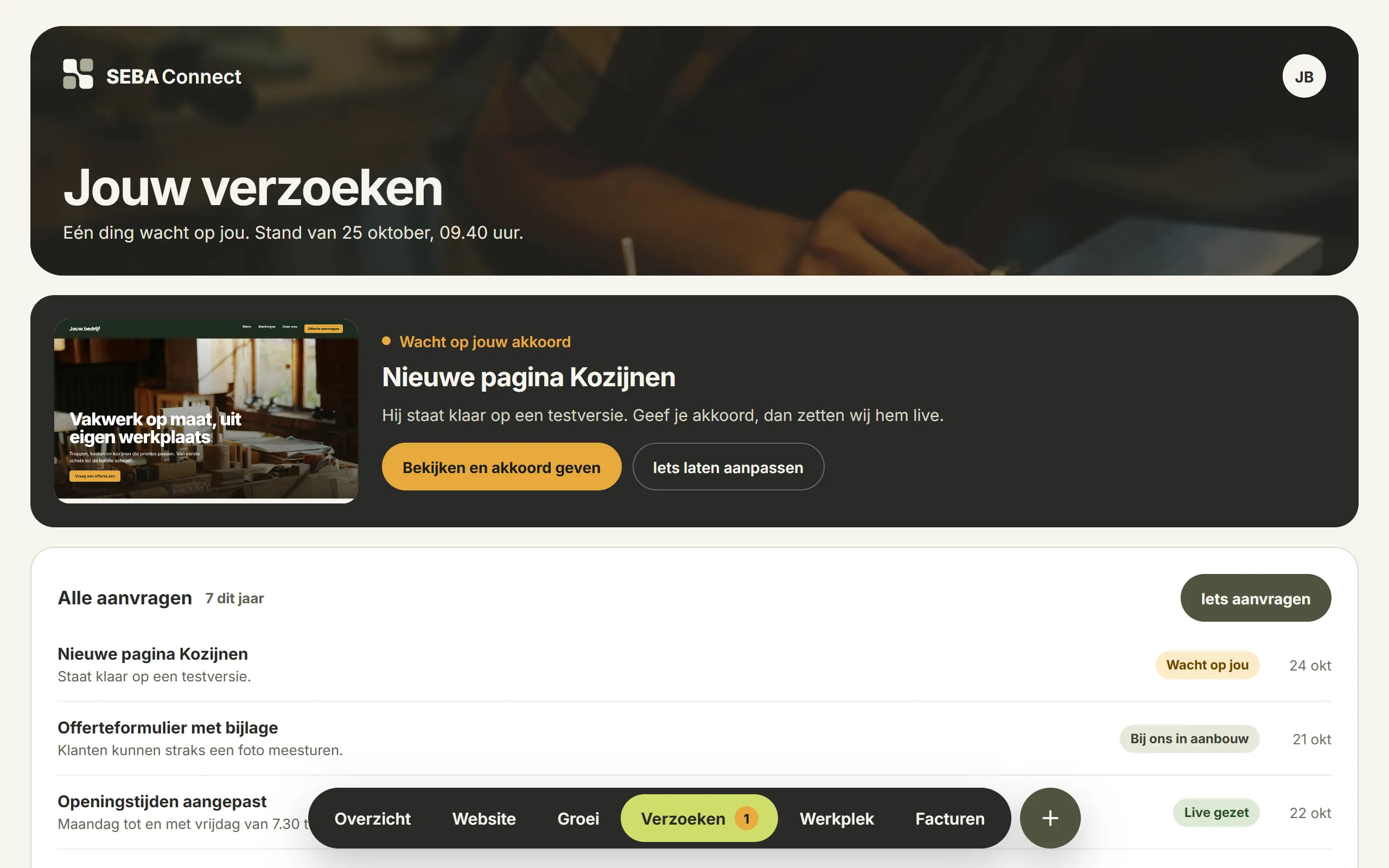 Het verzoekenscherm van het klantportaal: een nieuwe pagina wacht op akkoord, met daaronder alle aanvragen en hun status.